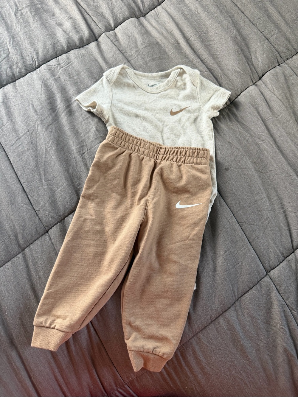 BABY NIKE SET